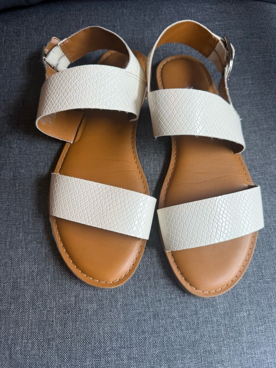 Franco Sarto Shoes - Franco Sarto White Textured Leather Sandals | Ankle Strap | Size 7.5